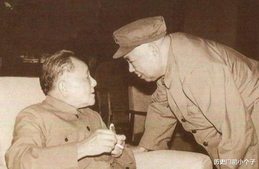 许世友|许世友去世后，邓小平为什么不允许开追悼会？王震用七个特殊传话