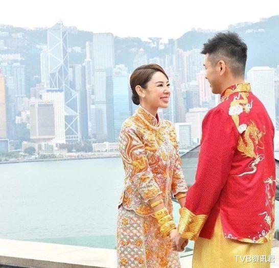 『TVB』恭喜！TVB人气女星宣布正式荣升做人妻：佩戴五对龙凤镯低调出嫁