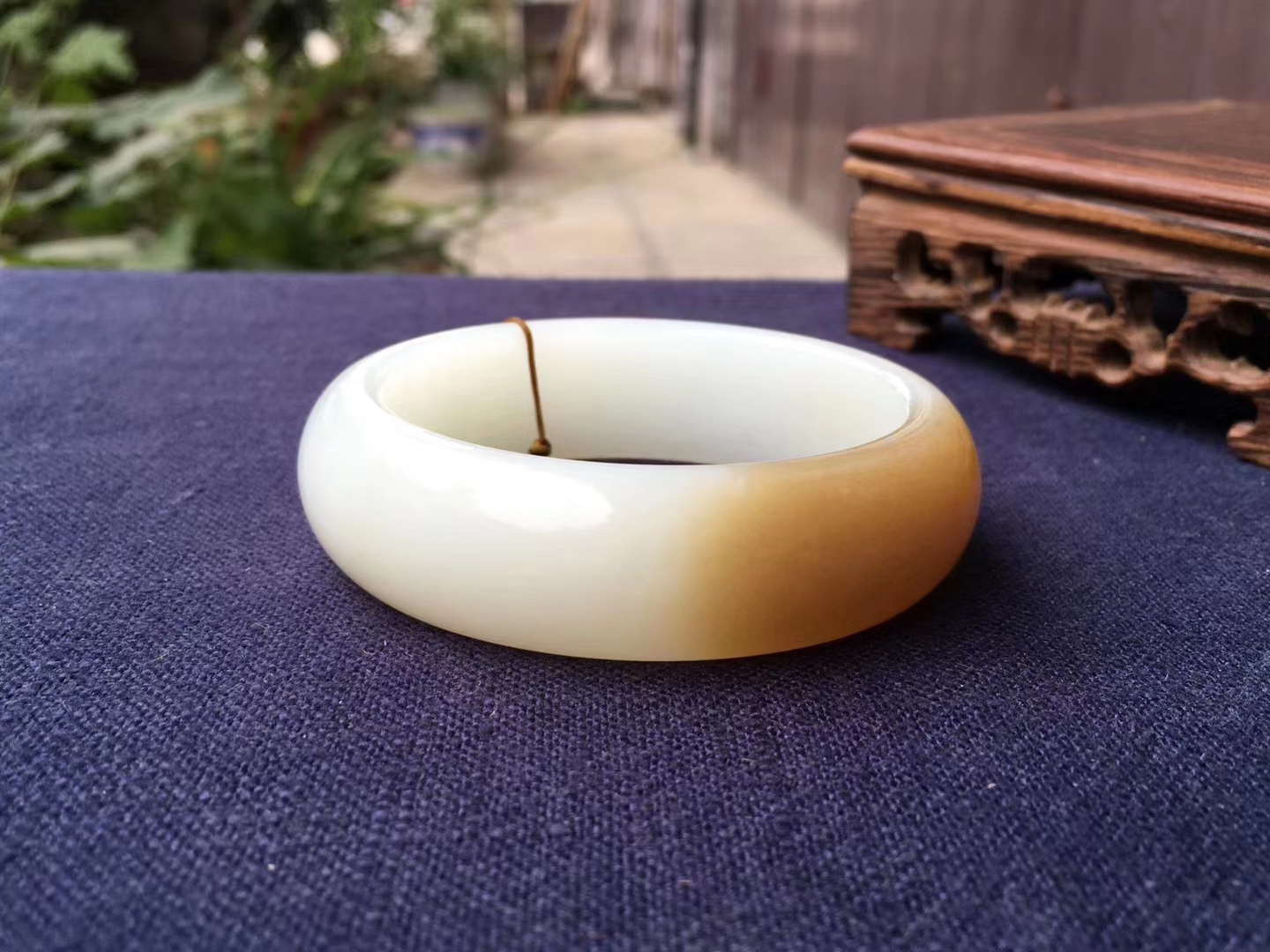 「」和田玉中的墨玉与糖玉