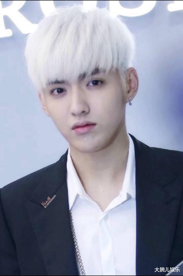 吴亦凡|能抗住“白发”的男星真不多：肖战高级，吴亦凡浪漫，罗云熙惊艳