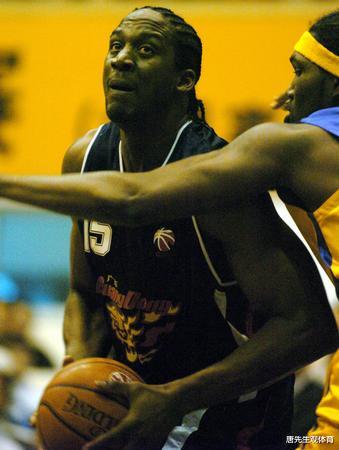 广东男篮■他是CBA历史第一外援，退役后却难以维持家庭，现在给易建联打工