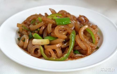 猪皮|藏在身边的天然“胶原蛋白”，每天炒一盘，气血足了，脸色更红润