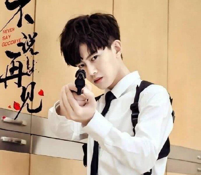 #任嘉伦#任嘉伦新剧饰演“病娇男”，捂心撒娇惹人怜，与邢菲同框cp感满满！