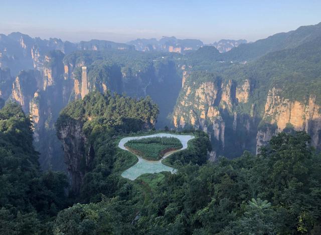 #张家界#中国最“良心”景区，一张门票能玩4天，景区内可免费乘车