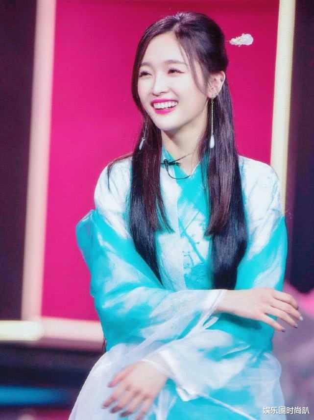 『鞠婧祎』分不清鞠婧祎和吴宣仪？看她们穿上古装，一个像公主一个却像丫鬟