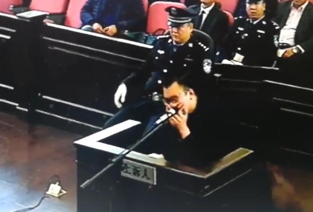 时间要闻|陕西反杀案庭审细节曝光：反杀者向法官灵魂发问，全场一瞬间静了