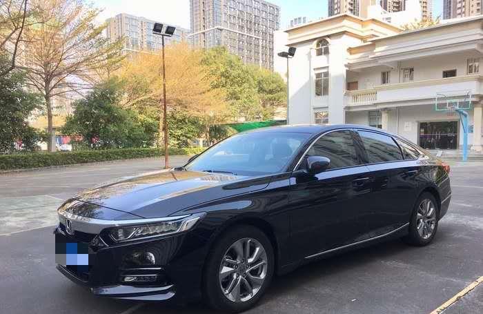 「大众帕萨特」“不懂车”的人买A4L，随大流的人买帕萨特，真懂车的人买它