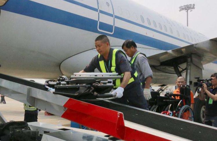 A股|撕毁与中的合作订单，还妄想再借中7018亿，真把中当成软柿子了？