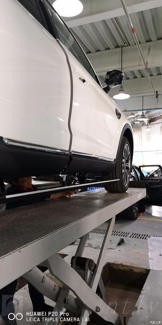 「红旗hs5」最美国产轿跑红旗HS5, 慢慢科技豪华感!