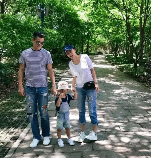 刘亦菲：他娶比自己大6岁的妻子，为陪妻儿停工了2年，如今再次翻红
