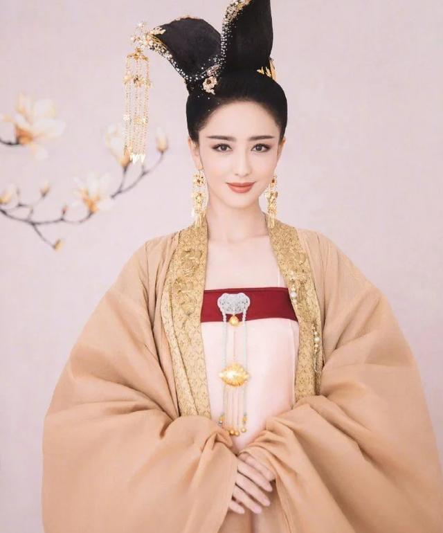 佟丽娅|佟丽娅网购被认出,客服:丫丫是你吗?佟丽娅回答让人笑翻