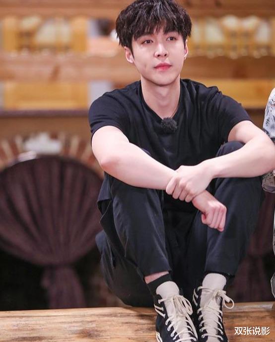 张艺兴：极限挑战6：张艺兴退出！行程满不是关键！真实原因与邓伦相关