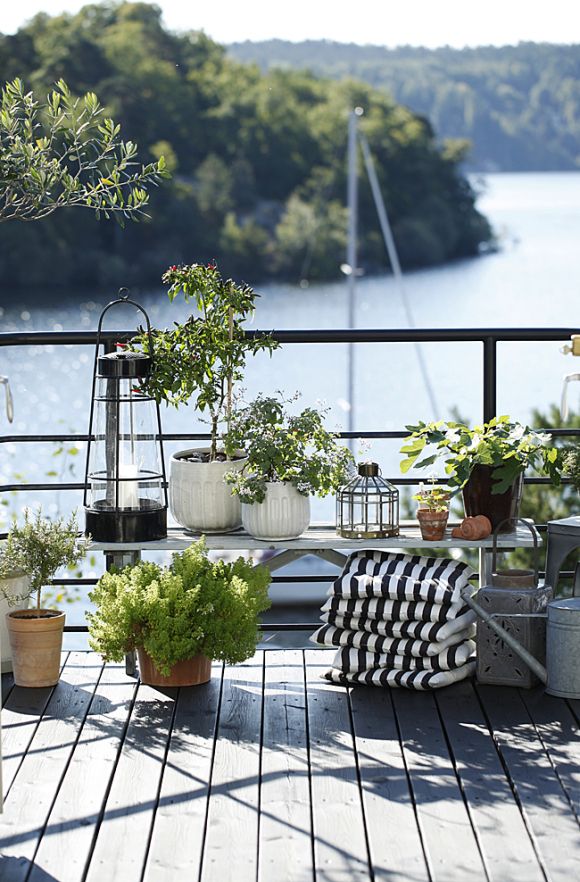 ▲16个创意“花园阳台”设计，没露台没院子，那就把阳台整得美美的