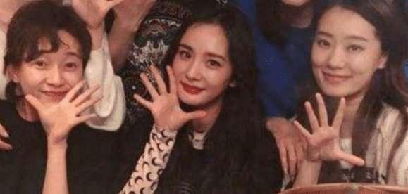 杨幂|杨幂大学宿舍一共4人，3个人红成一线，最美的她至今仍人气低迷