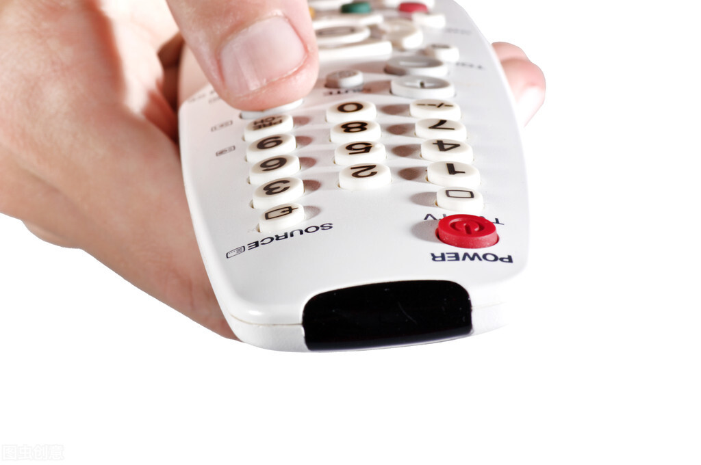电池|遥控器坏了别急着换新！在家试试这几招，说不定自己都能修复好