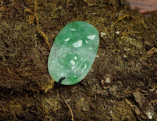 #翡翠#傻了吧唧的, 价值4000多万的玉石，22万就“贱卖”了！