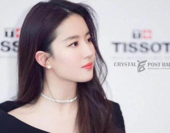 刘亦菲|19岁花百万整容成刘亦菲,连名字都相似,今23岁成这样