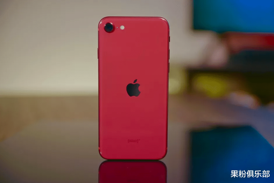 『iPhone SE』iPhone SE 设计缩水，触感触控功能缺失