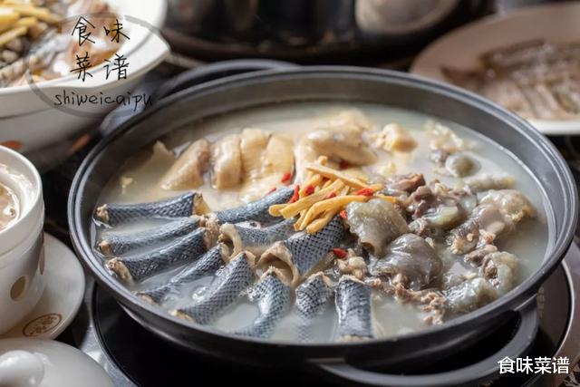 『食材』天下第一汤“龙虎凤”，它的食材选料颇有讲究，普通人敢看不敢吃