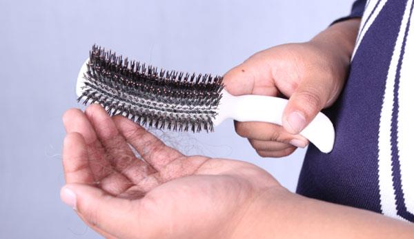 「熬夜」男性做哪些事情会损耗阳气?烟酒没上榜,有几项很多男性都在做