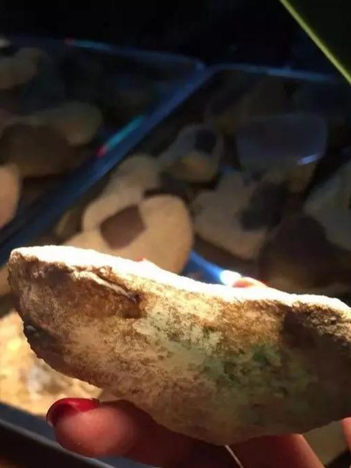 【翡翠】8000淘的莫西沙翡翠原石，转手卖了3万别说我暴力