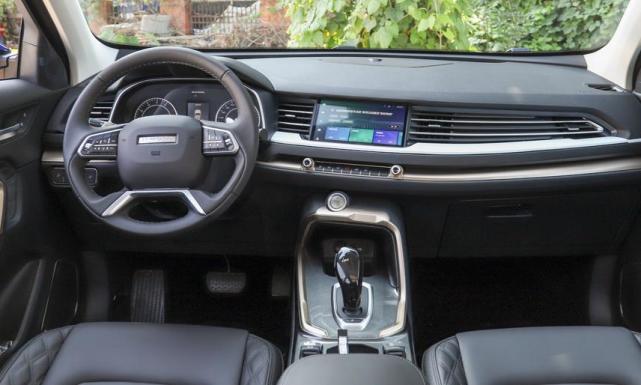 哈弗H6|哈弗H6跌至“清仓价”，6.76万拿下，国六标准，比博越香多了