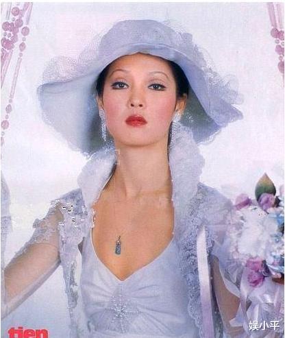 「蒋欣」恬妞和恬妮：一个嫁万梓良，一个嫁岳华，一对姐妹花命运大不同