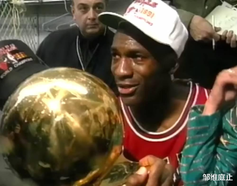 『迈克尔·乔丹』乔丹纪录片播出！詹姆斯爆粗话，杜兰特愿称乔丹联盟最佳