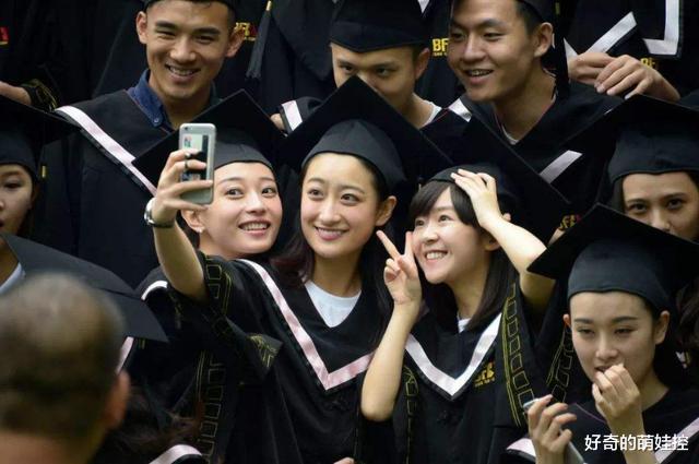 教育部|研究生迎来“好消息”：规范导师行为标准，网友直言：别高兴太早