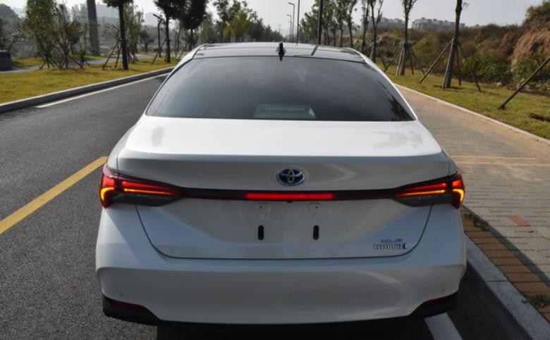 亚洲龙:看了奥迪A4和宝马3系,最后24万提辆丰田亚洲龙,车主:差距明显