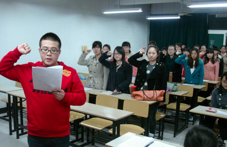 求职|大一新生入学后，要争取到这个“身份”，未来找工作优先录取