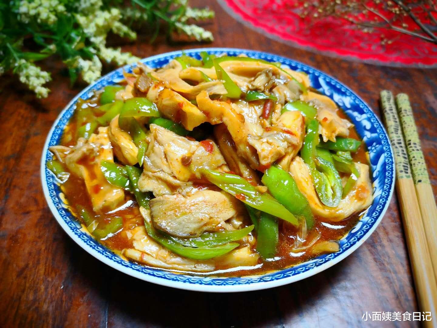 蘑菇|秋季,孩子宁可不吃肉,也想吃这菜,比吃肉过瘾,三两下吃光一盘