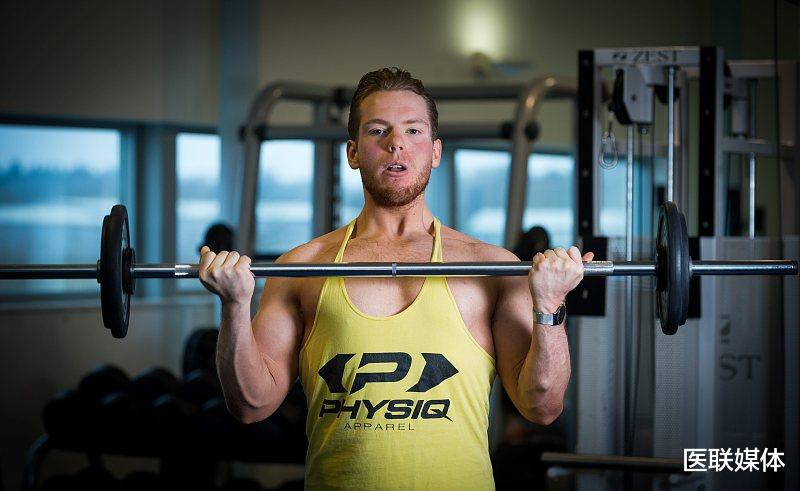 [疾病]寿命短的男人，身上多有“2大1小”，你若也有，麻烦重视