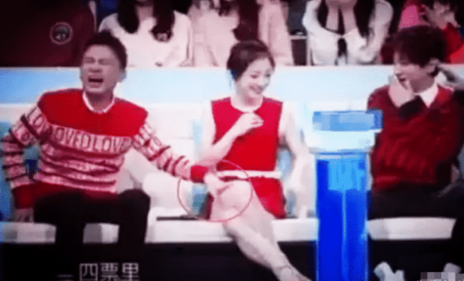 洁癖|那个摸冯提莫大腿20多次的男星，如今混得如何？