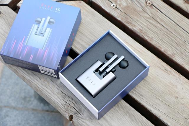 蓝牙耳机|汪峰老师的这款FILL CC真无线蓝牙耳机真的徒有其表吗？