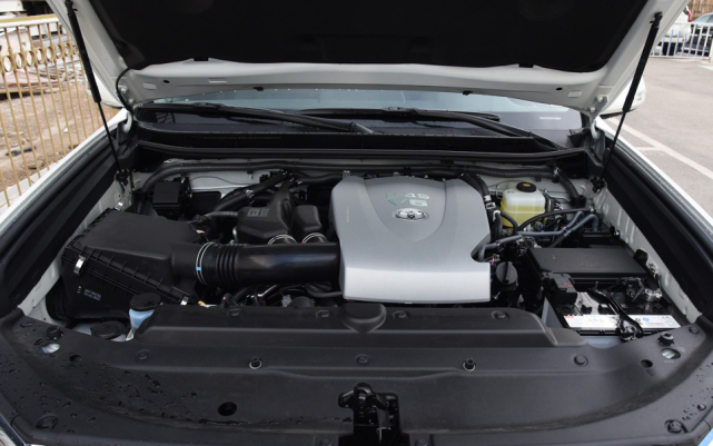 [丰田普拉多]宝马X5太贵就选它！堪称丰田“越野王”，比Q7还气派，普拉多真香