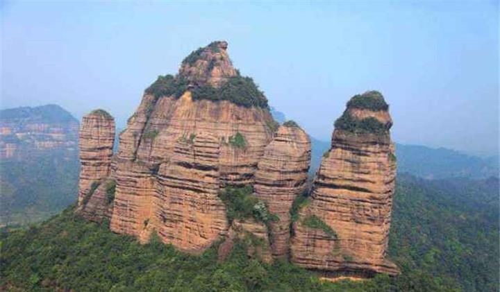 「山东省」中国有一座奇山，只有60厘米高，却没人敢攀一步！