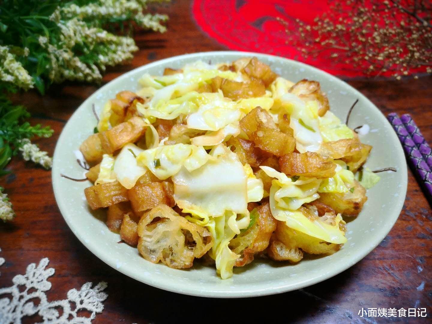 包菜|夏天，不吃肉也要吃它，几毛钱一斤，脆嫩清香，隔三差五吃一次！