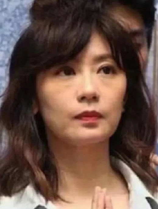 #华晨宇#被贾静雯骗了好久，看到无修图下的她，网友：真不知修杰楷咋熬的