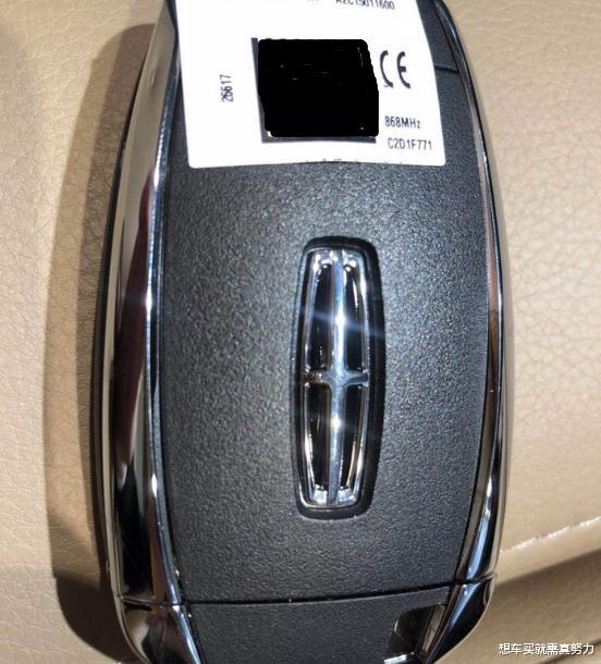 林肯领航员:134万买到领航员,梵海蓝总统版,拿出钥匙时很多人却将信将疑