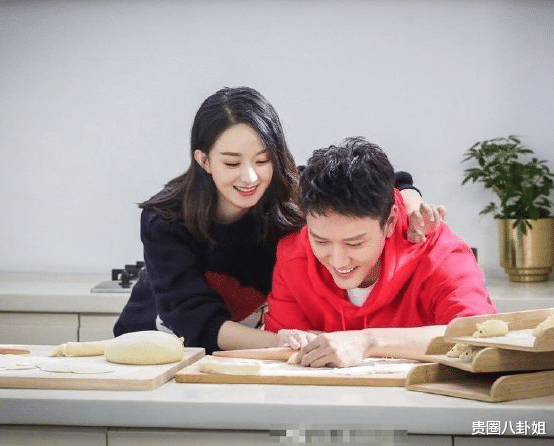 『赵丽颖』赵丽颖晒照秀恩爱，本以为是一首古诗，没想到却是在暗示一家三口