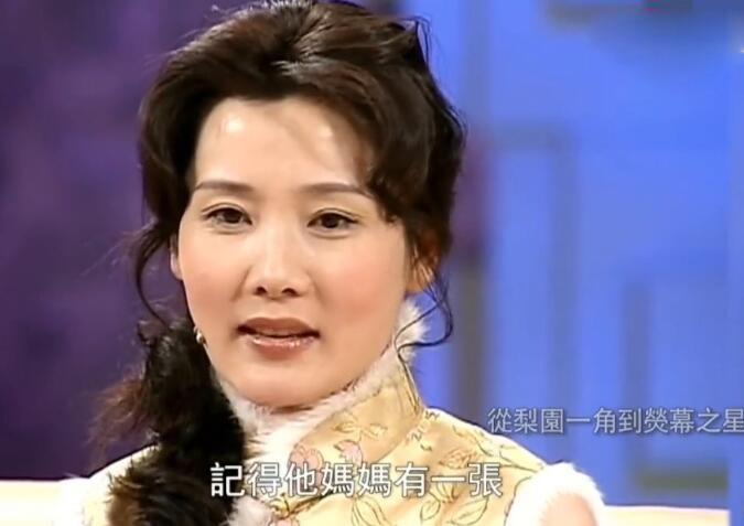 何赛飞|何赛飞：见恩师全家福第一眼就预感要当她家媳妇，虽不知要嫁哪个