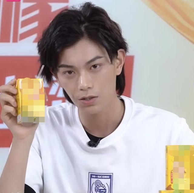 滤镜■《陈芊芊》男主滤镜碎裂,直播暴露真实颜值,被网友调侃像野人