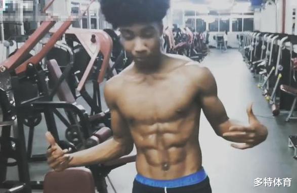 广东男篮|宏远队史首位混血天才诞生！15岁便轻松飞扣，母亲是东莞姑娘