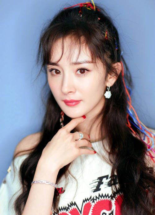 杨幂|杨幂又养出一“白眼狼”, 声称不被杨幂重视, 不过解约后确实大红