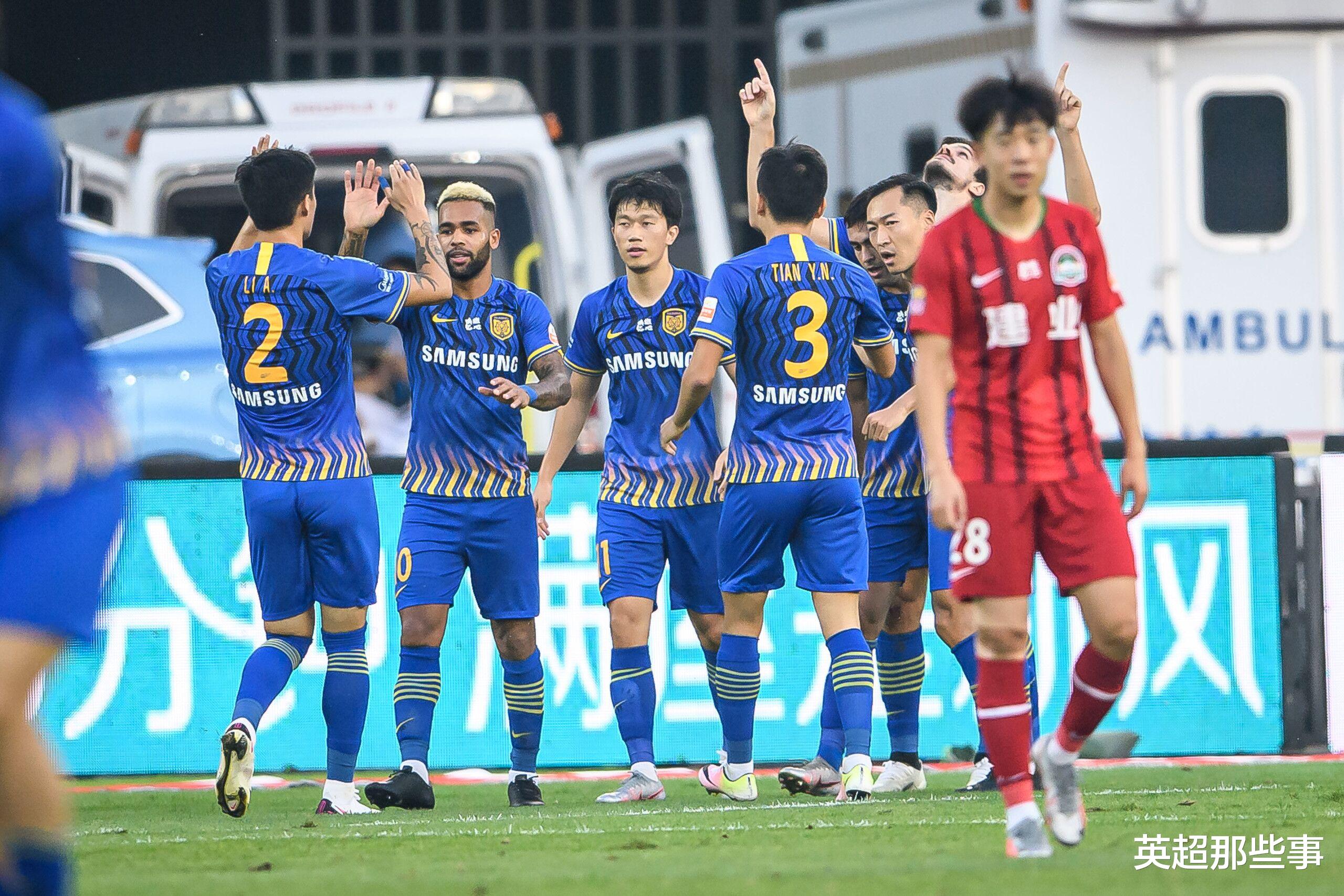 中超|从2-0到2-2到3-2！中超疯狂半场，7分钟2球后，6分钟内又对轰3球