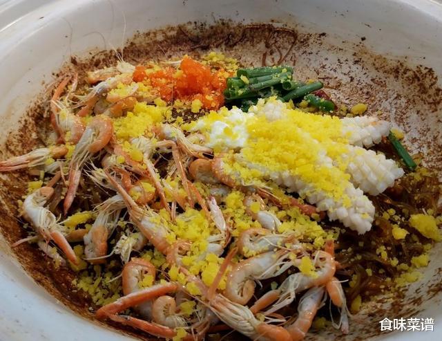 菜花|老丈人办升学宴,我随礼一千元,看看他安排的这桌菜,值多少钱?