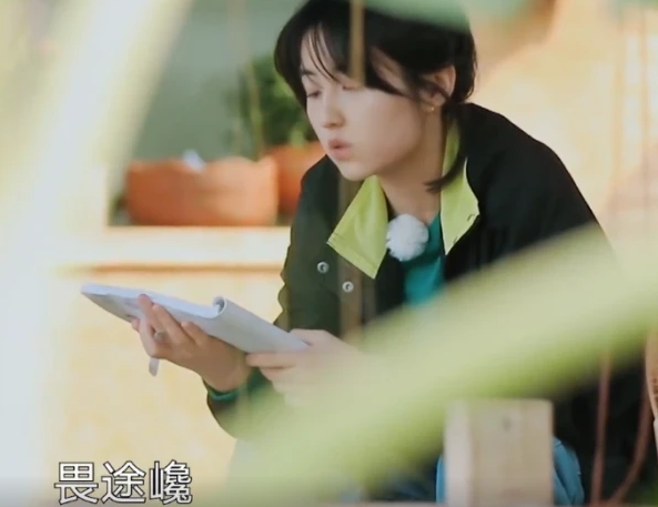 「张子枫」张子枫录《向往4》引热议,看到关晓彤高考前的状态,难怪能拿下双第一