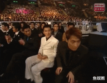 刘德华@你红，你红得过黎明吗？黎明说过输给谁也不能输给刘德华。