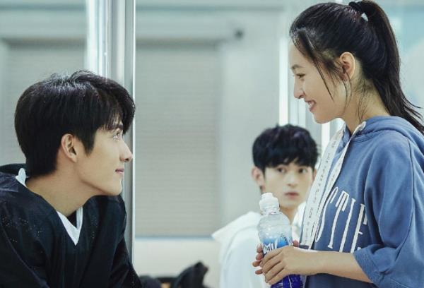 锦衣之下▲《锦衣之下》后，又一部追到停不下来的甜宠剧，网友：快更新！